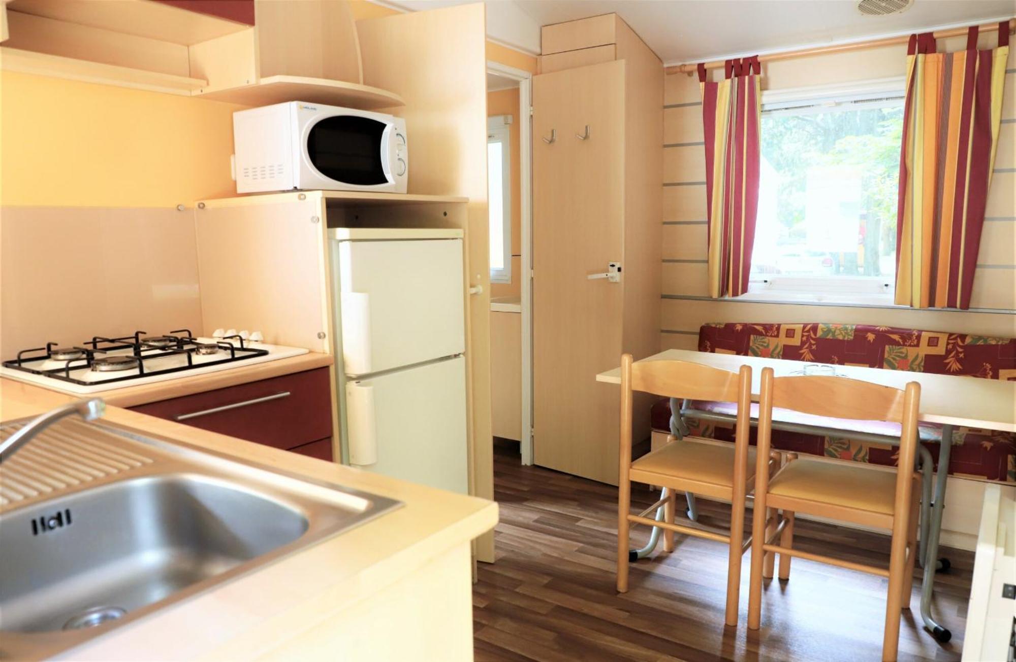 Camping Les Avignon - La Laune Villeneuve-les-Avignon Ruang foto