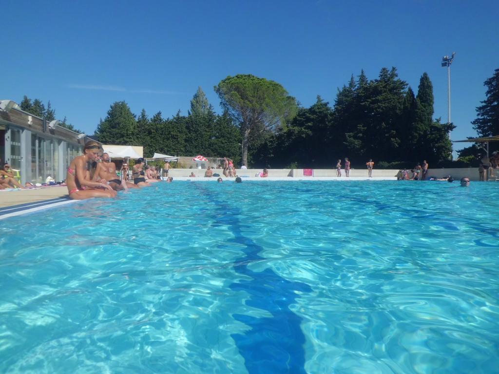 Camping Les Avignon - La Laune Villeneuve-les-Avignon Bagian luar foto